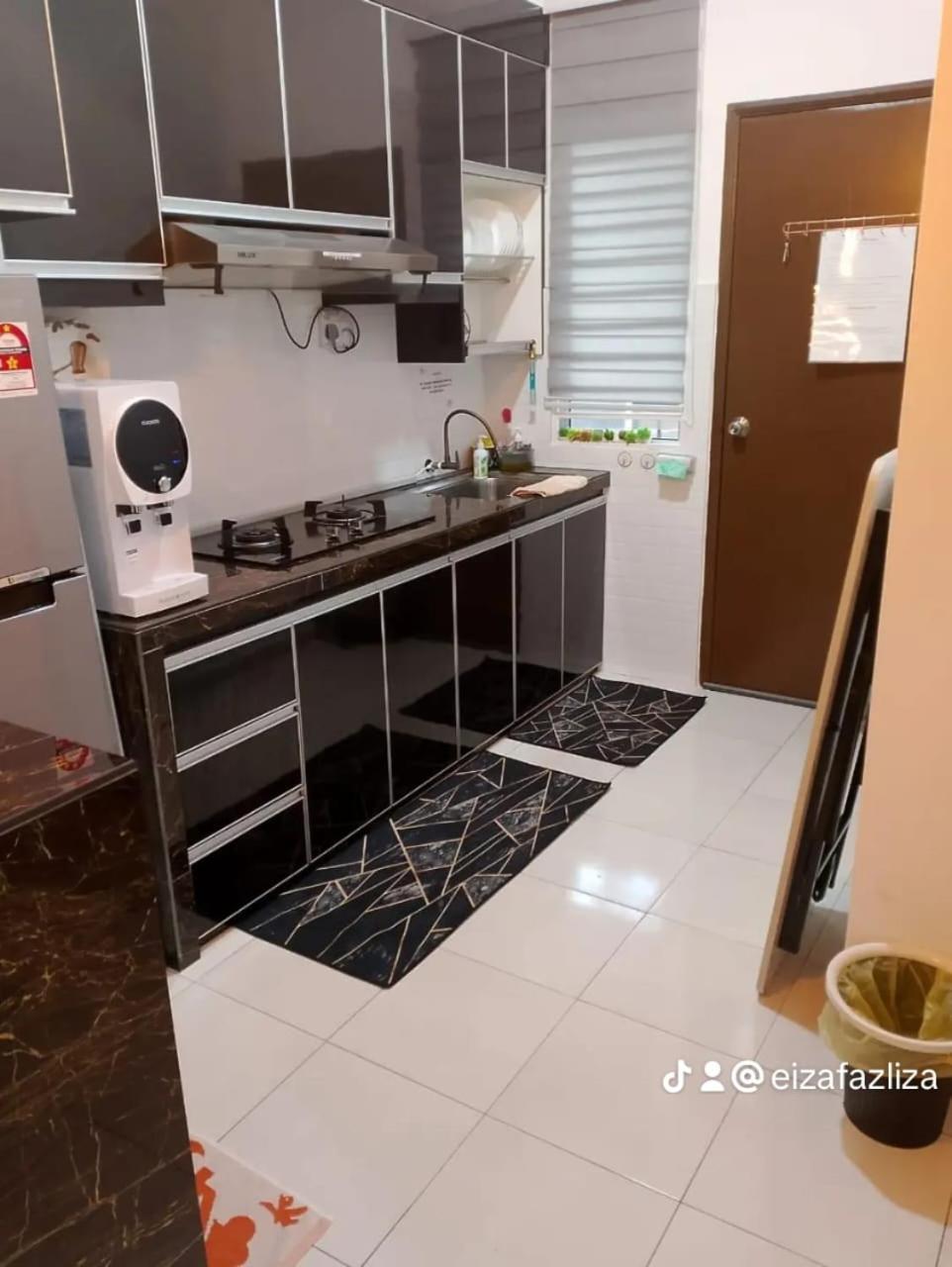 Fazlizasuite Homestay @ Teluk Kemang-Muslim Preferred ポートディクソン エクステリア 写真