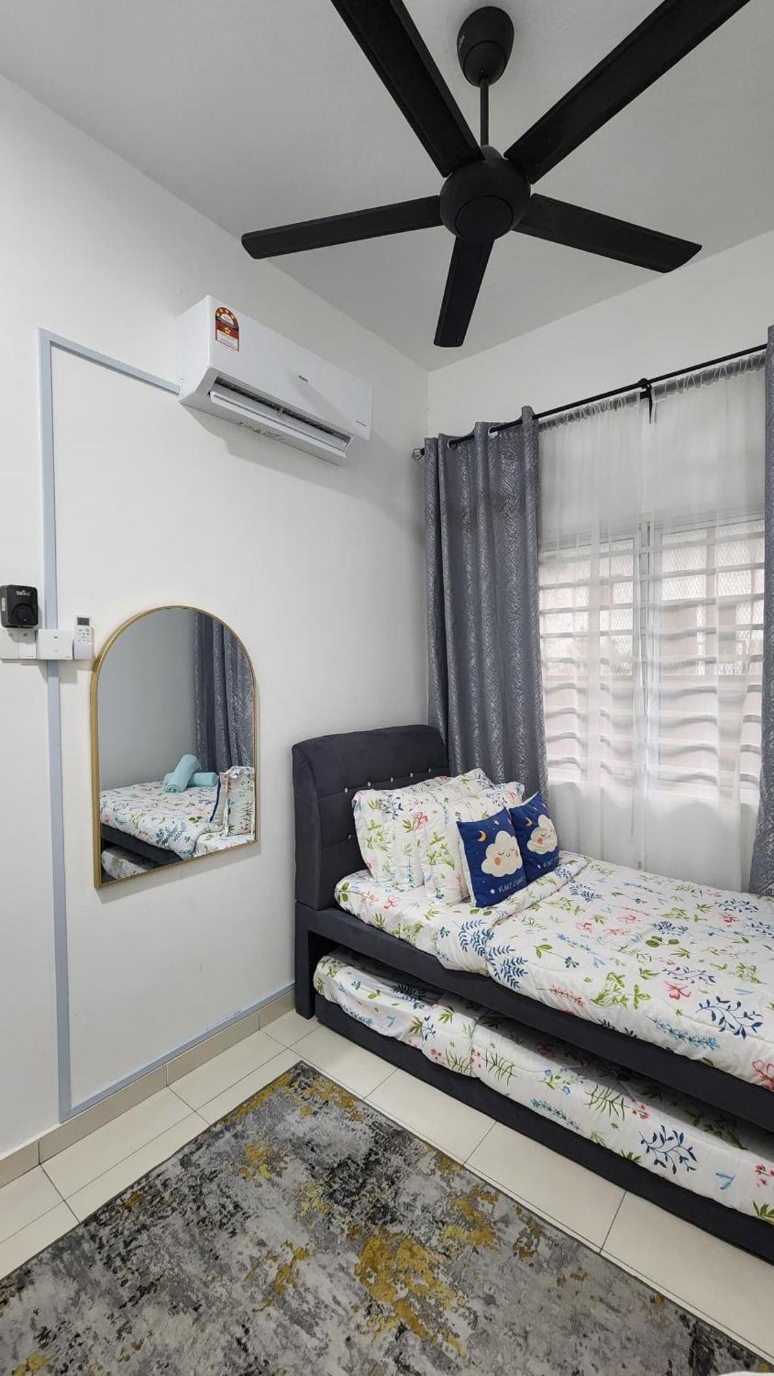 Fazlizasuite Homestay @ Teluk Kemang-Muslim Preferred ポートディクソン エクステリア 写真